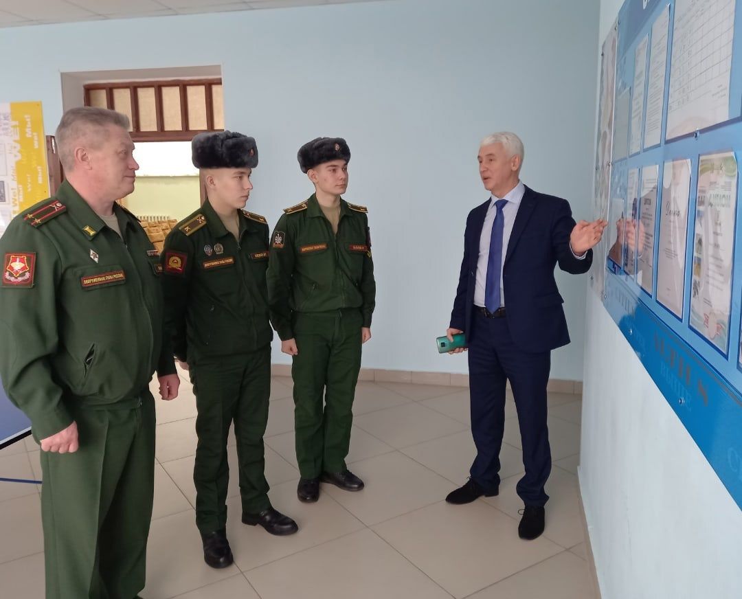 Курсанты военных учебных заведений посетили колледж Агрыза