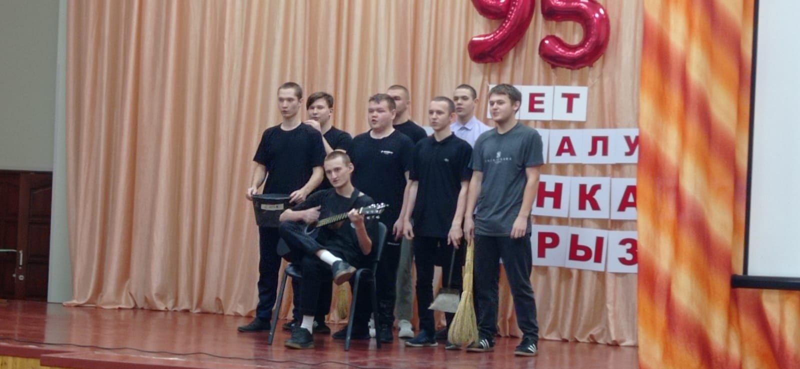 В Агрызе объявлены победители игр КВН среди студентов