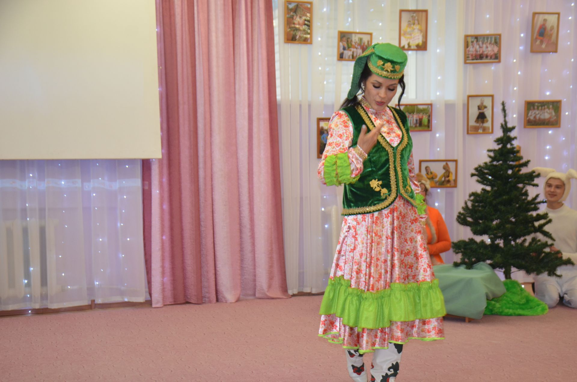 Между городскими детскими садами прошел конкурс «Дружная семья народов» (ФОТО)