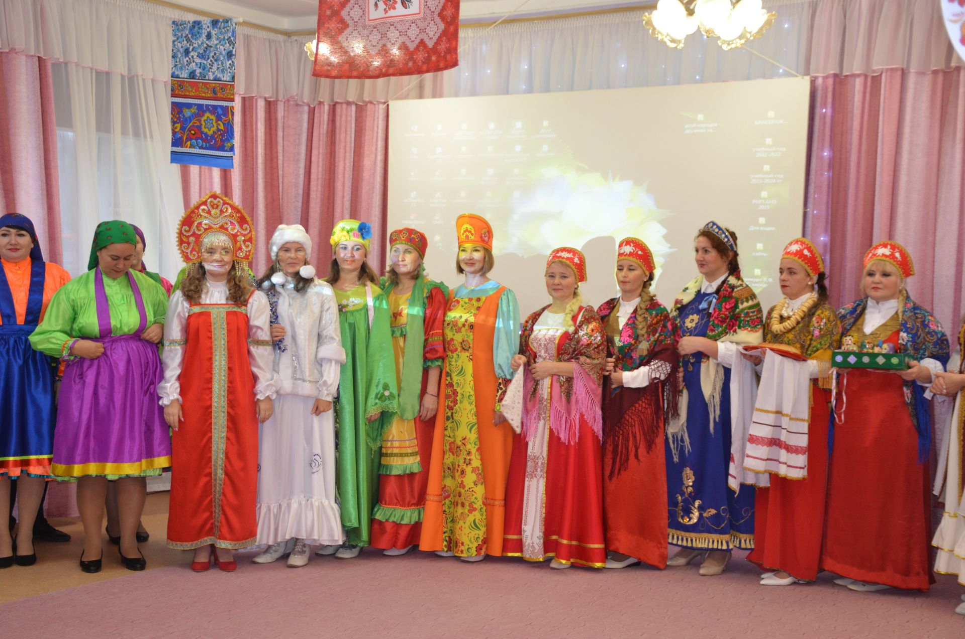Между городскими детскими садами прошел конкурс «Дружная семья народов» (ФОТО)