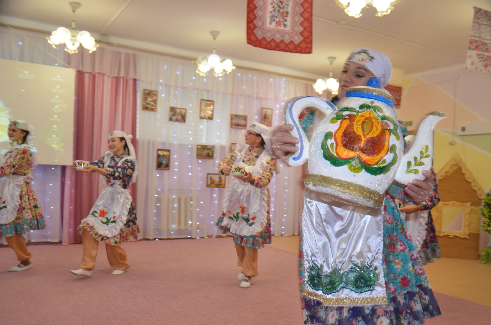 Между городскими детскими садами прошел конкурс «Дружная семья народов» (ФОТО)