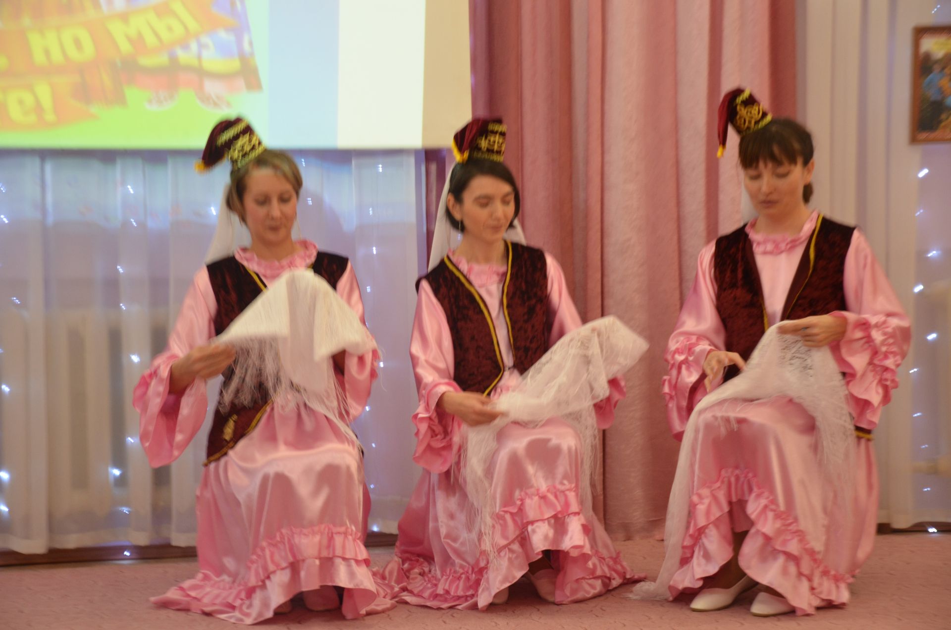 Между городскими детскими садами прошел конкурс «Дружная семья народов» (ФОТО)