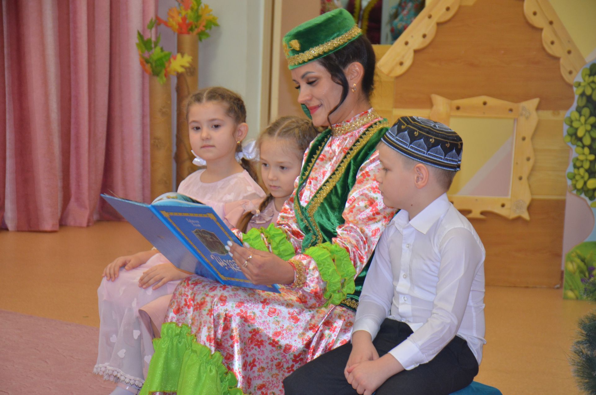 Между городскими детскими садами прошел конкурс «Дружная семья народов» (ФОТО)