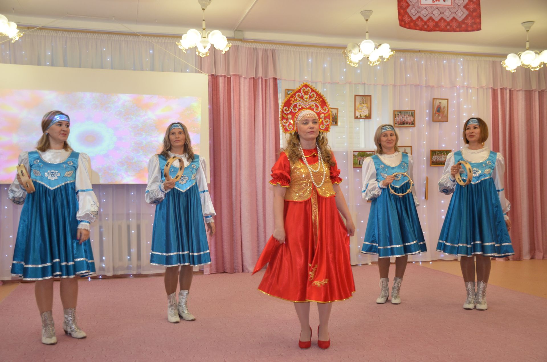 Между городскими детскими садами прошел конкурс «Дружная семья народов» (ФОТО)