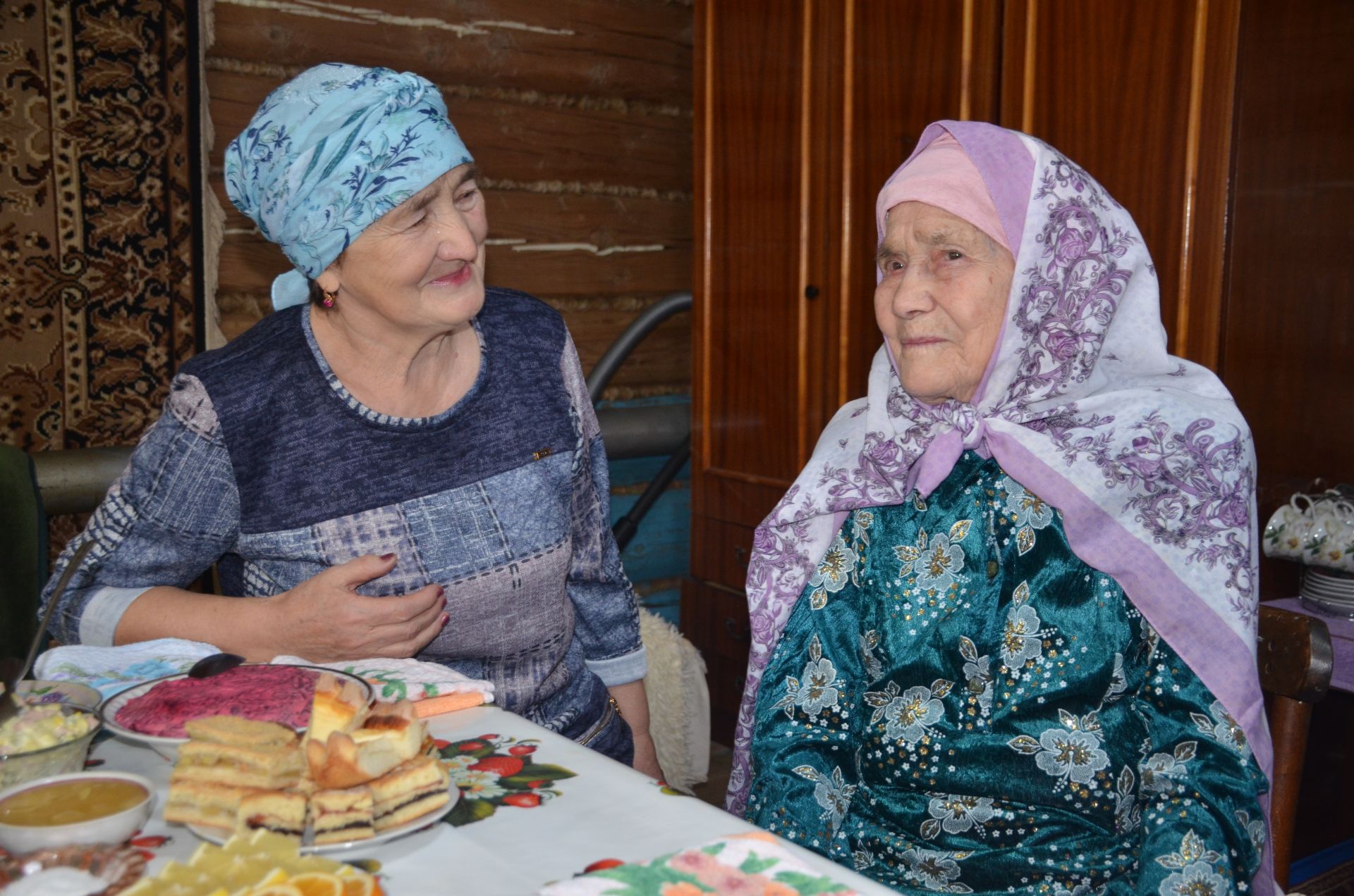 Көчек авылында яшәүче Мөкәрәмә әби Закировага йөз яшь тулды