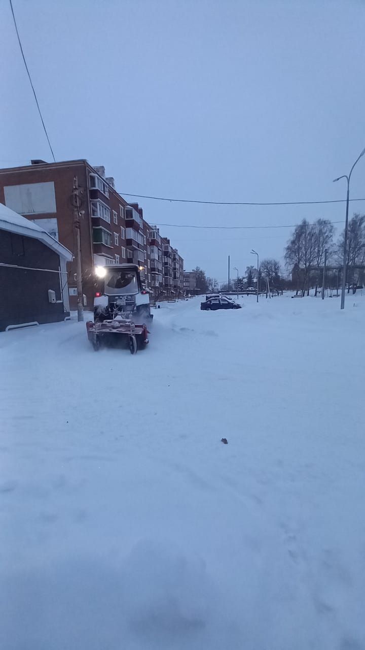 Снегоборьба в Агрызе продолжается