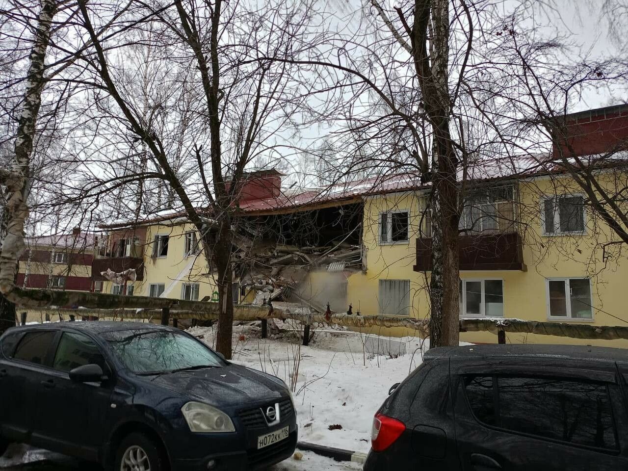Фатирда газ шартлаган, 4 кеше зыян күргән, йорт стенасы җимерелгән
