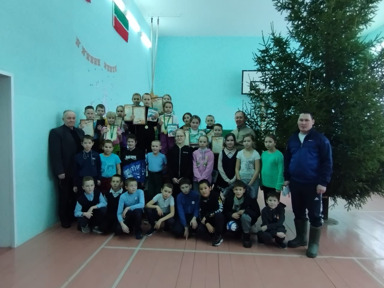 В Кулегаше прошли традиционные лыжные гонки на призы Деда Мороза