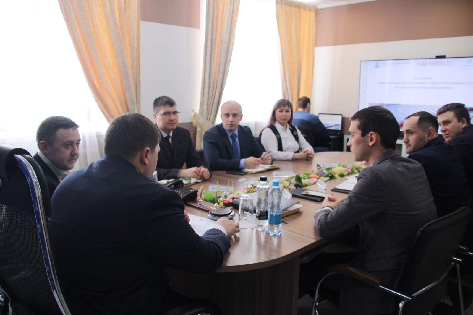 Делегация Агрызского района побывала в Елабуге и Менделеевске