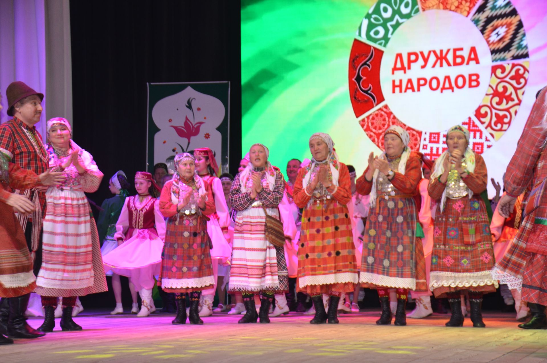 В Агрызе состоялся праздник, посвященный торжественному открытию Года национальных культур и традиций (ФОТОРЕПОРТАЖ)