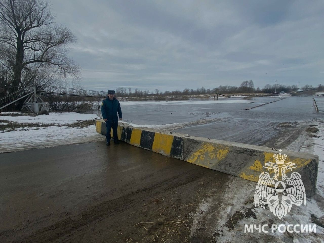 Еще один мост ушел под воду