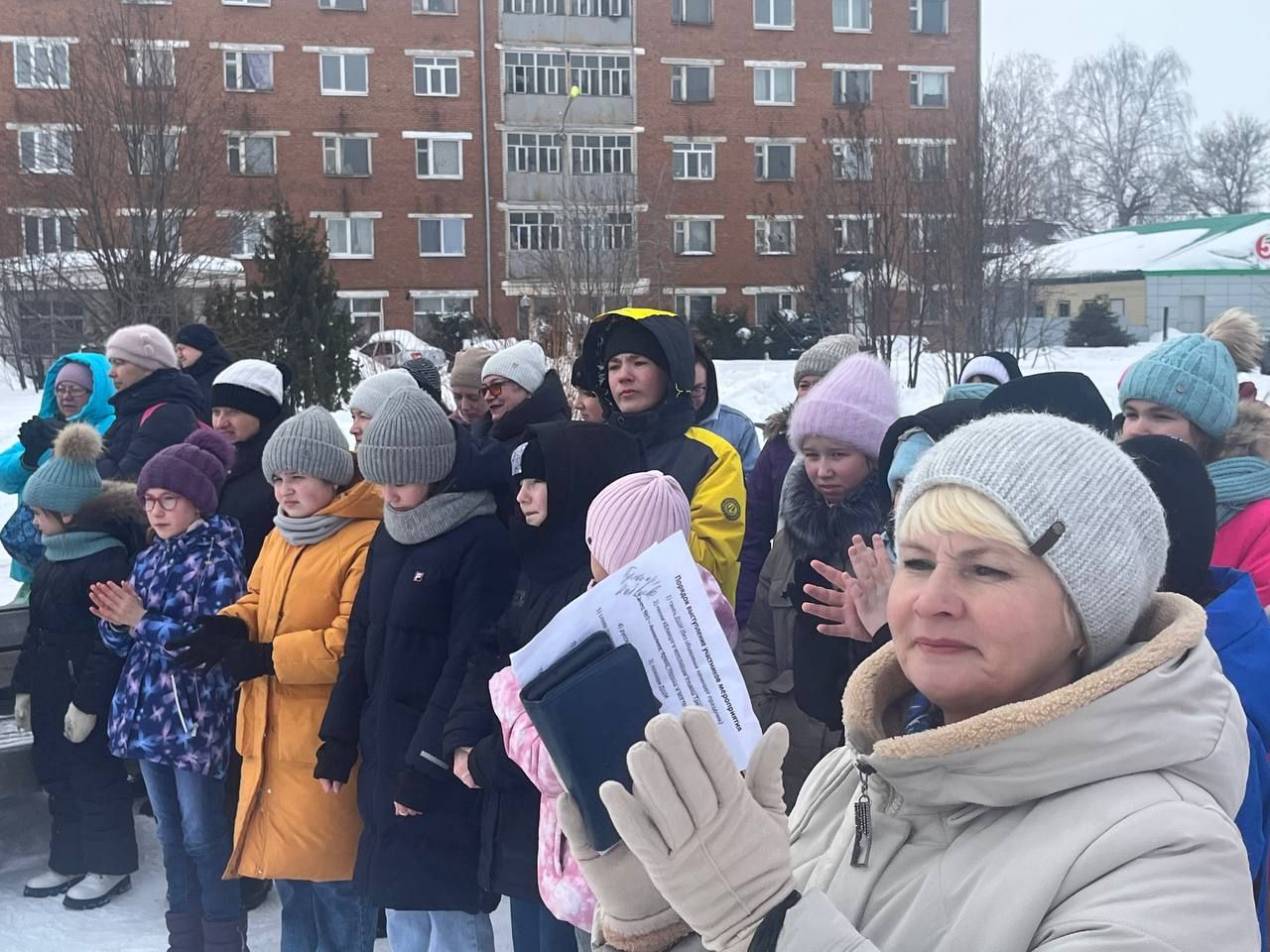 На Привокзальной площади Агрыза отметили Масленицу (ФОТО)