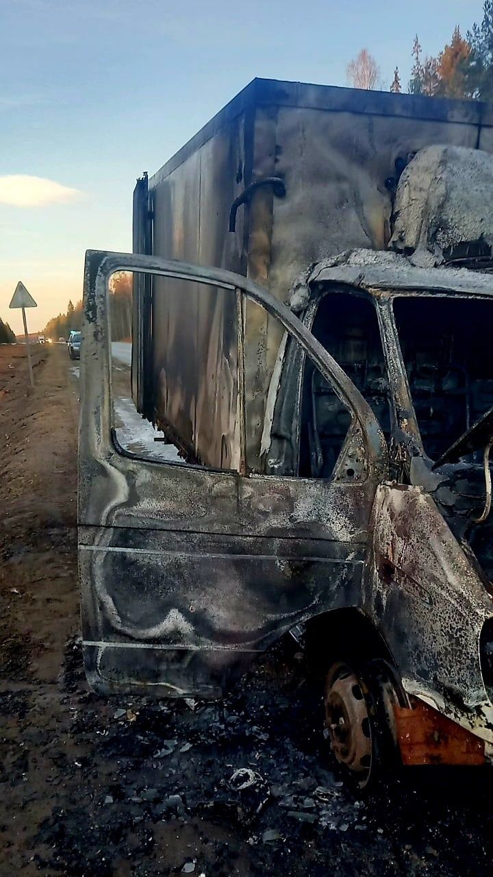 Недалеко от Агрыза полностью сгорел грузовик