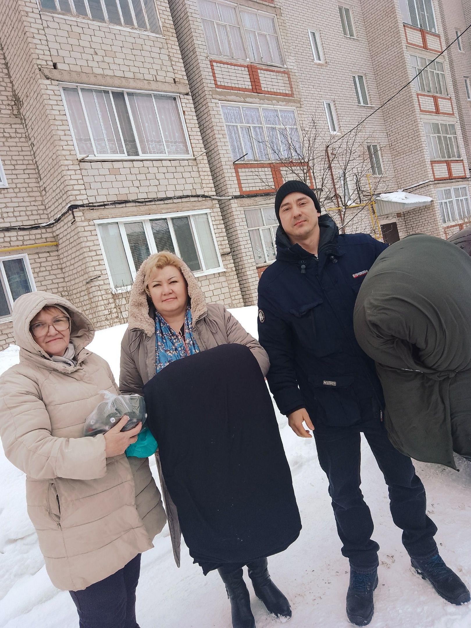 Воспитанники приюта «Ласка» получили ткань для пошива очередной партии балаклав для мобилизованных