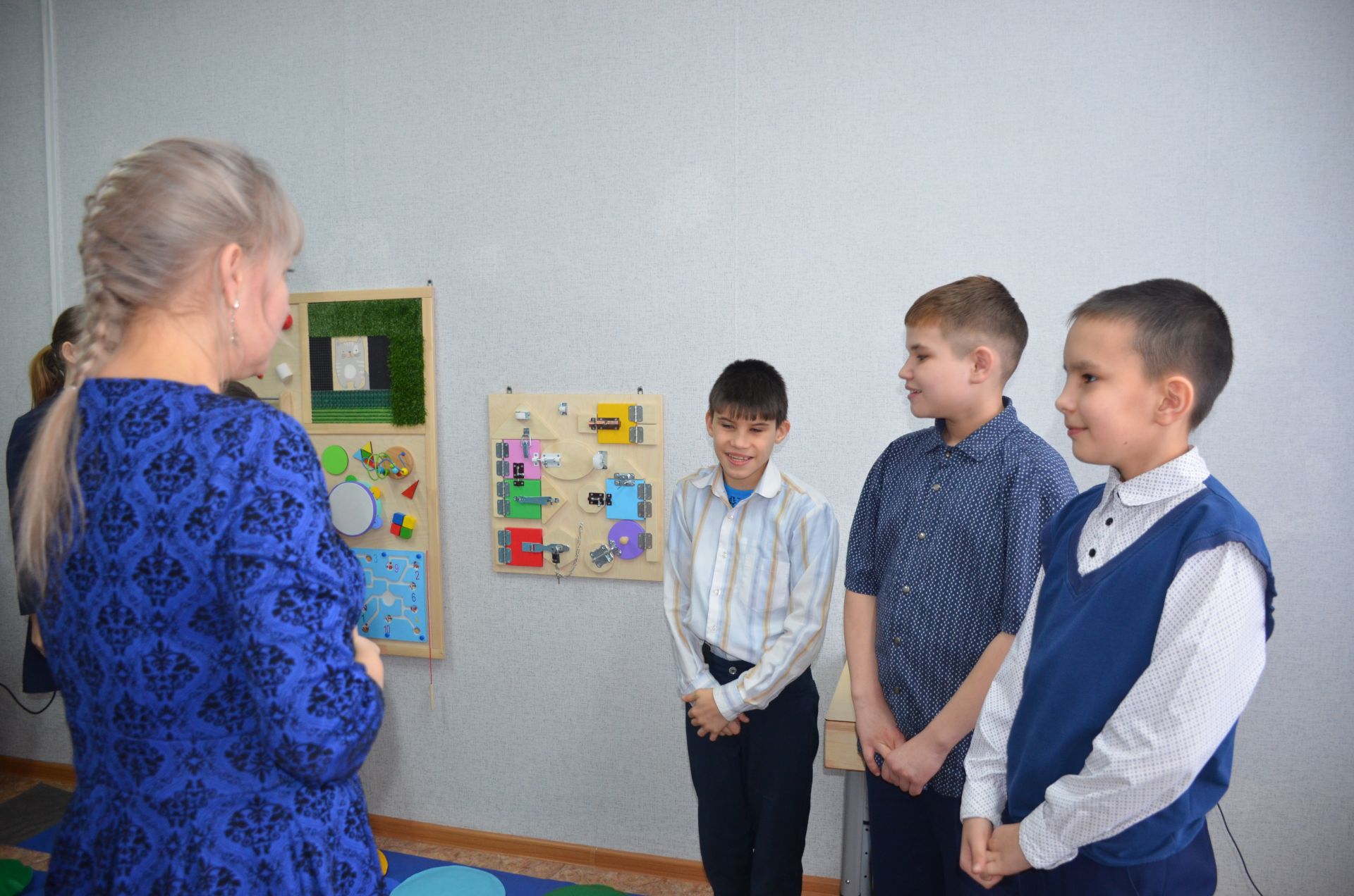 При агрызской детской библиотеке открылась сенсорная комната
