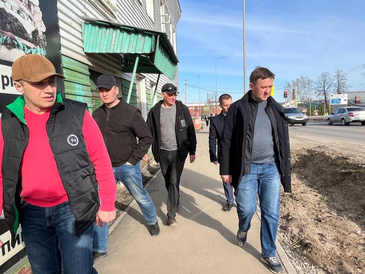Ленар Нургаянов провел пешее совещание по нижней части Агрыза (ФОТОРЕПОРТАЖ)
