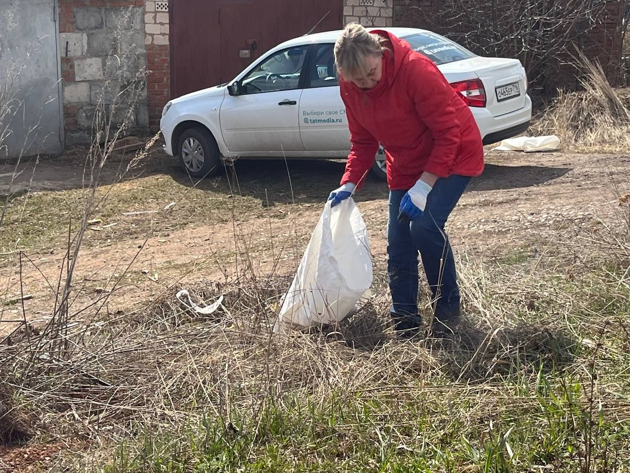 На общегородской субботник вышел весь Агрыз (ФОТОРЕПОРТАЖ)
