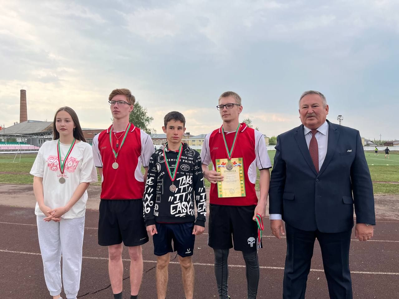 Эстафета Мира прошла на стадионе в Агрызе