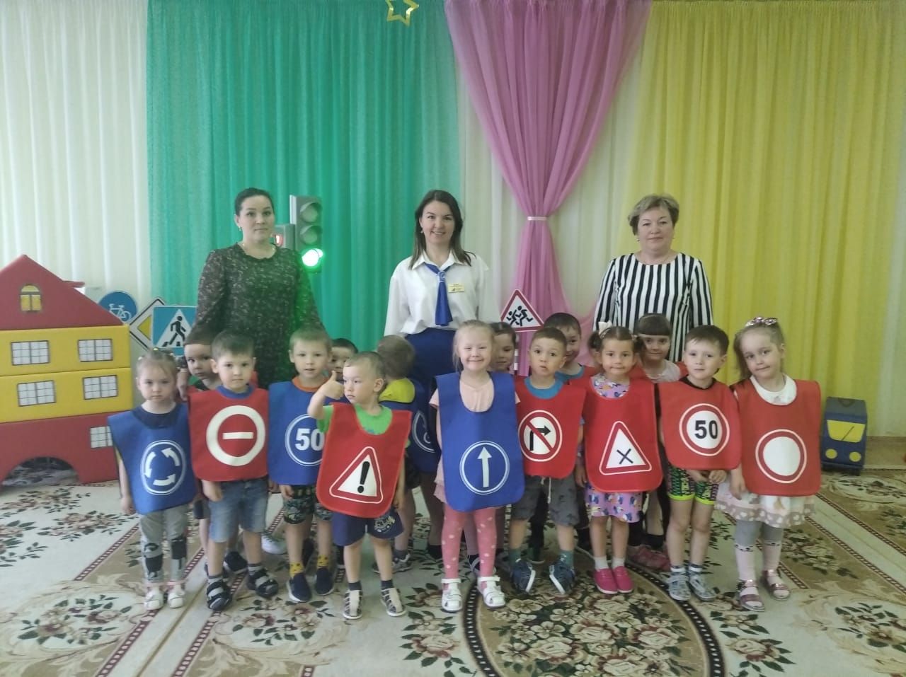 Малыши из детского сада №7 повторили правила дорожного движения