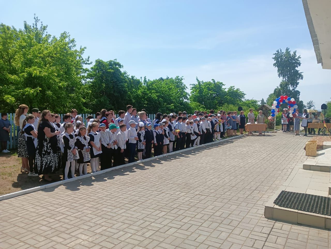 В Красном Боре состоялась торжественная линейка