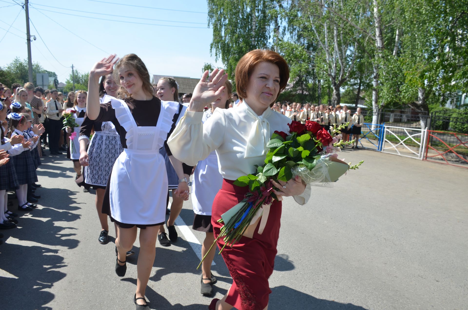 Для выпускников школы №2 прозвенел последний звонок