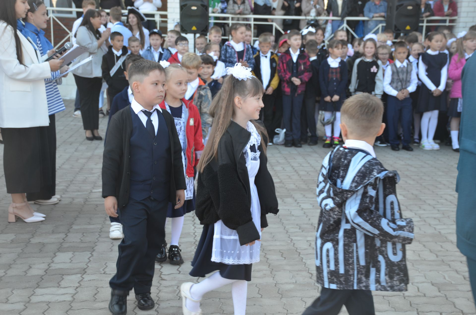 Районда укучылар саны иң күп булган 3нче мәктәптә Белем бәйрәме узды