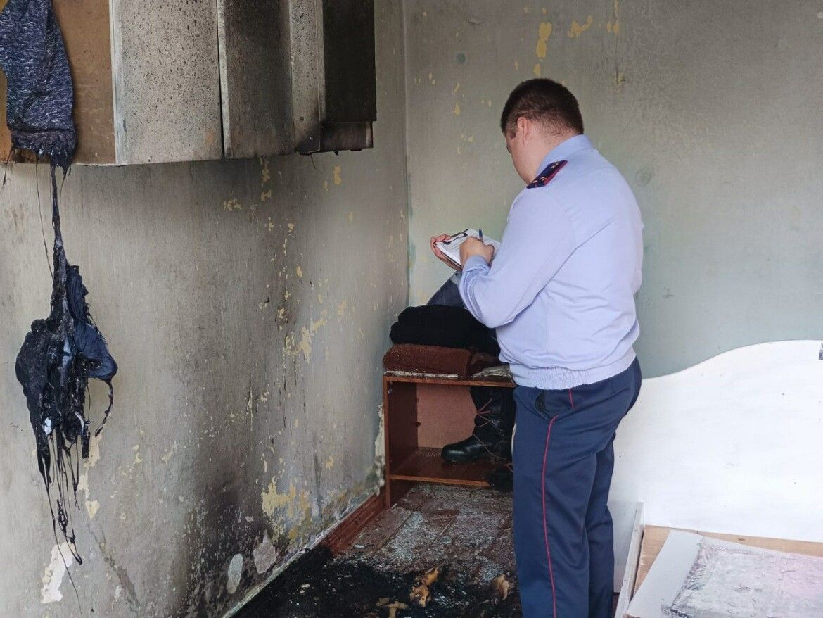 СК: в Агрызе мужчина поджег подругу, а затем загорелся и погиб сам