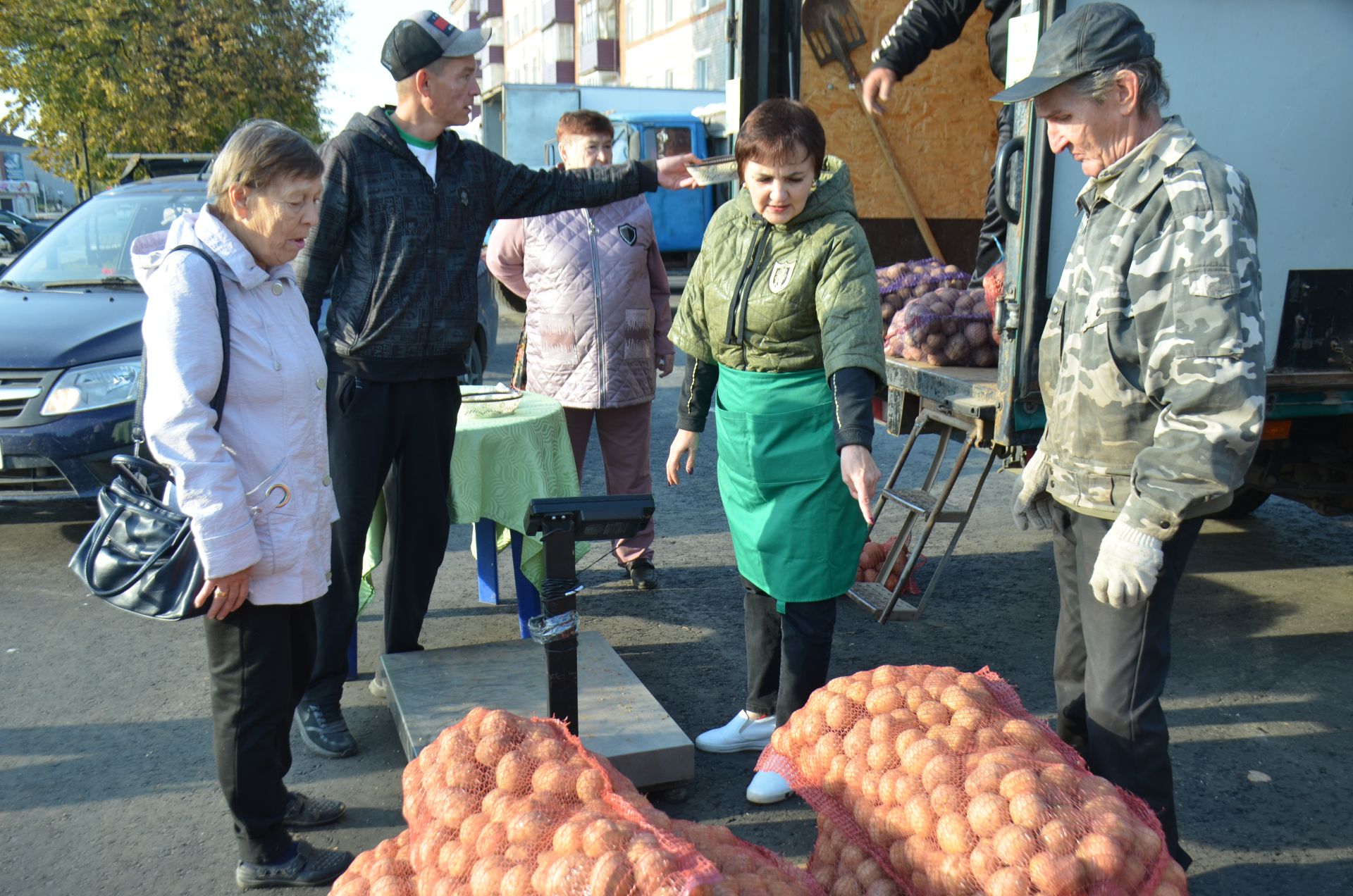 Әгерҗедә беренче көзге ярминкә гөрләде