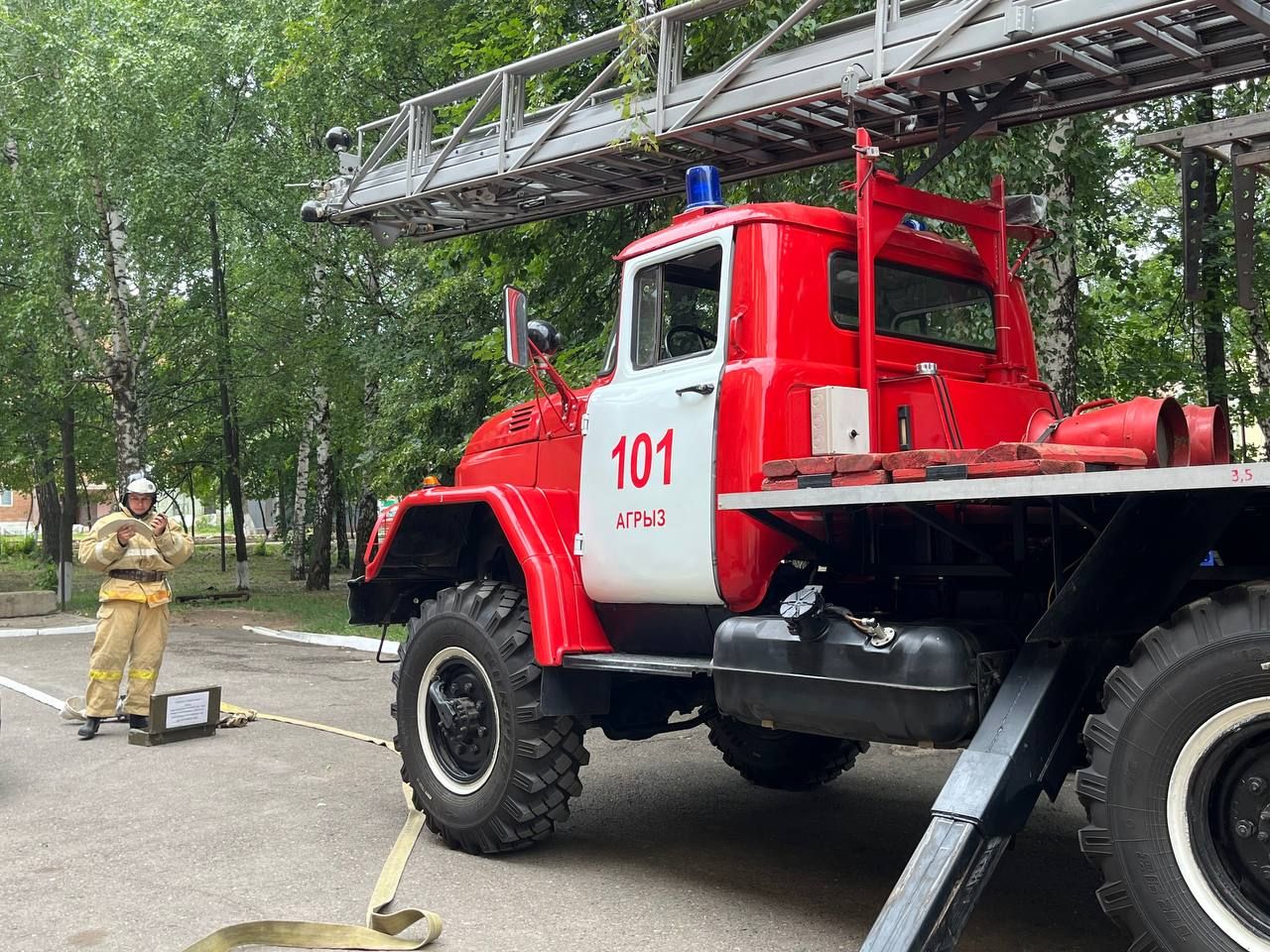 Агрызские пожарные уступили всего 2 секунды команде из Камских Полян