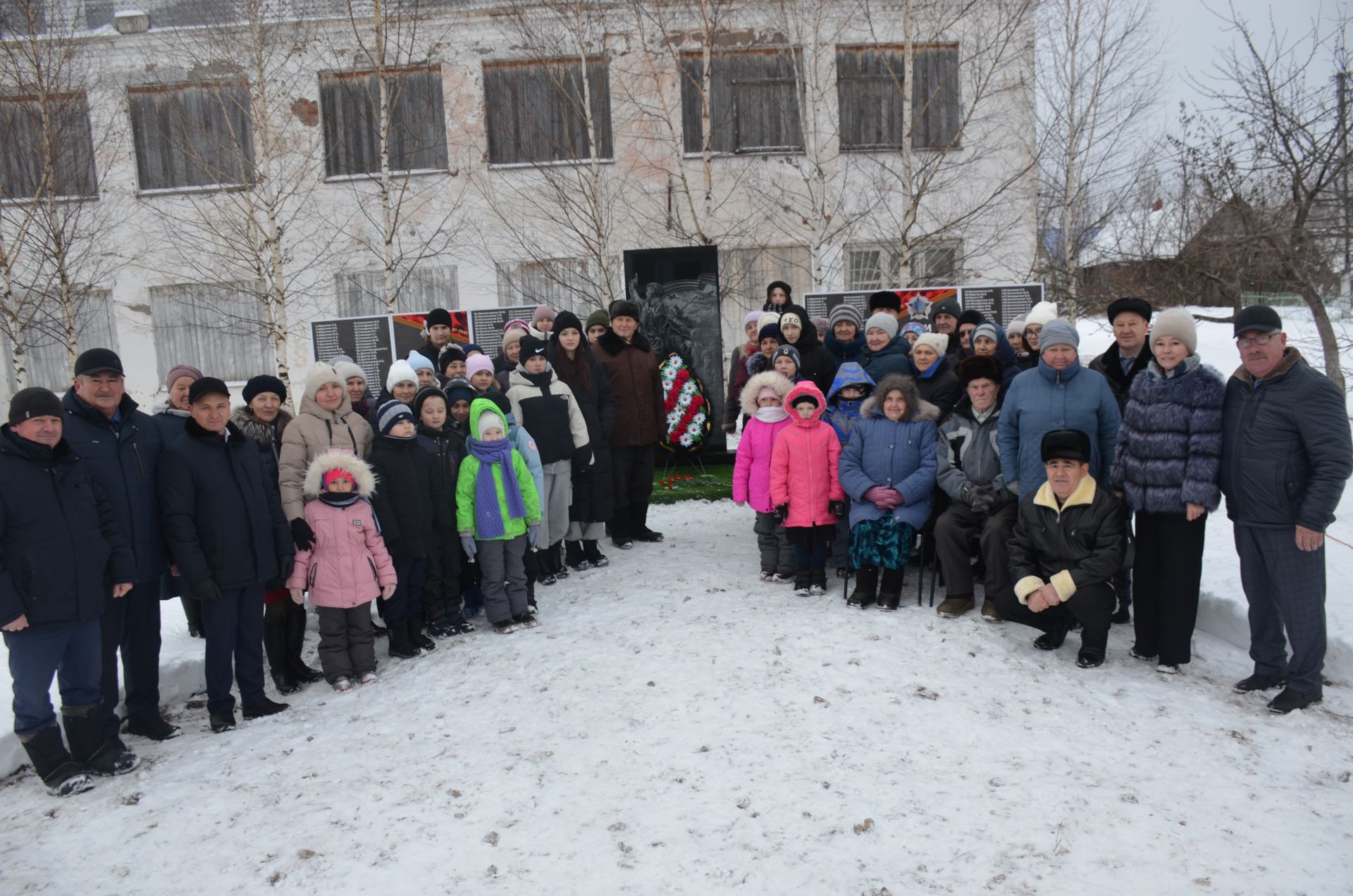 Девятерняда Бөек Ватан сугышында катнашучылар хөрмәтенә һәйкәл ачылды