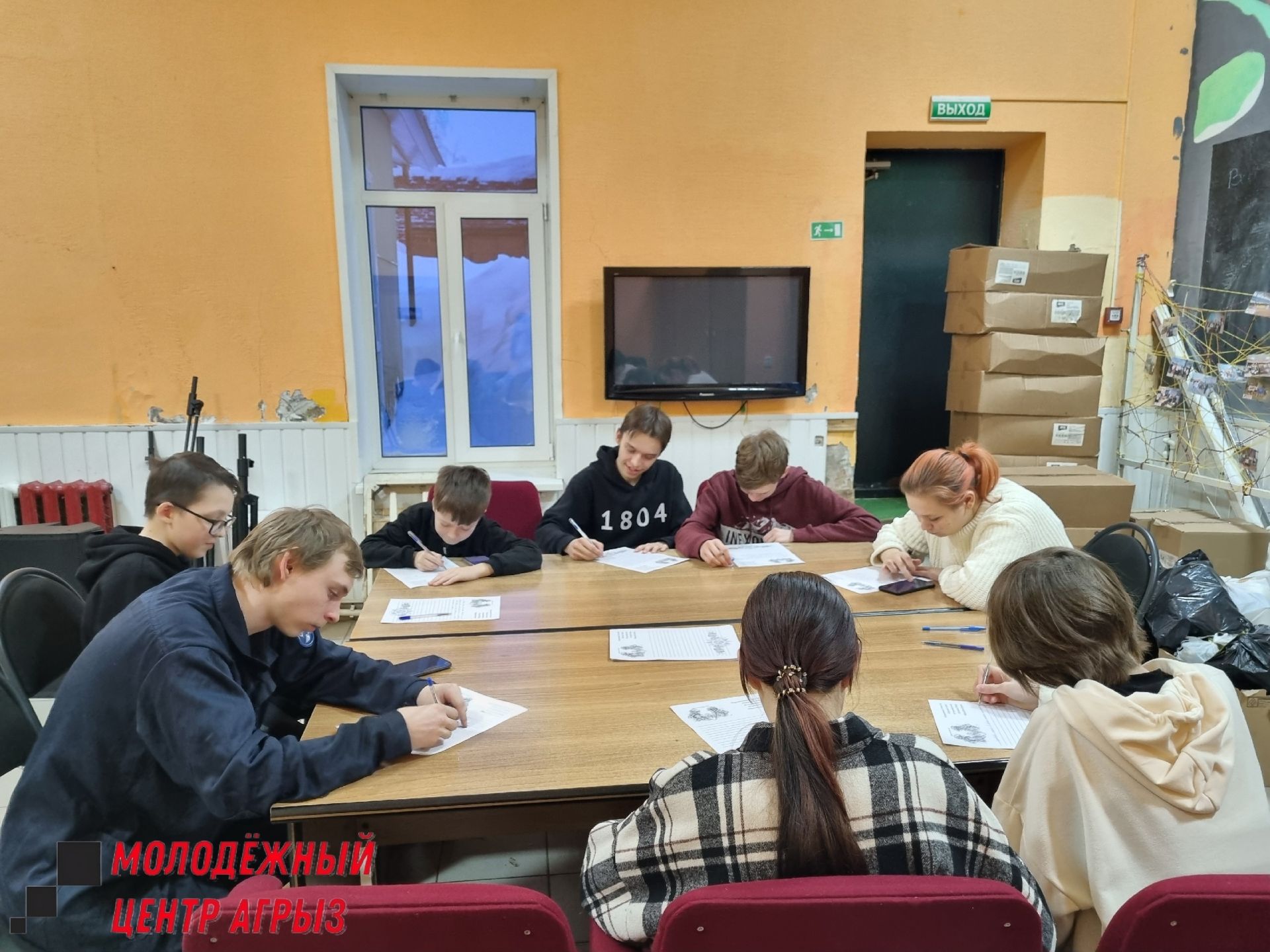Молодежь Агрыза написала письма участникам СВО