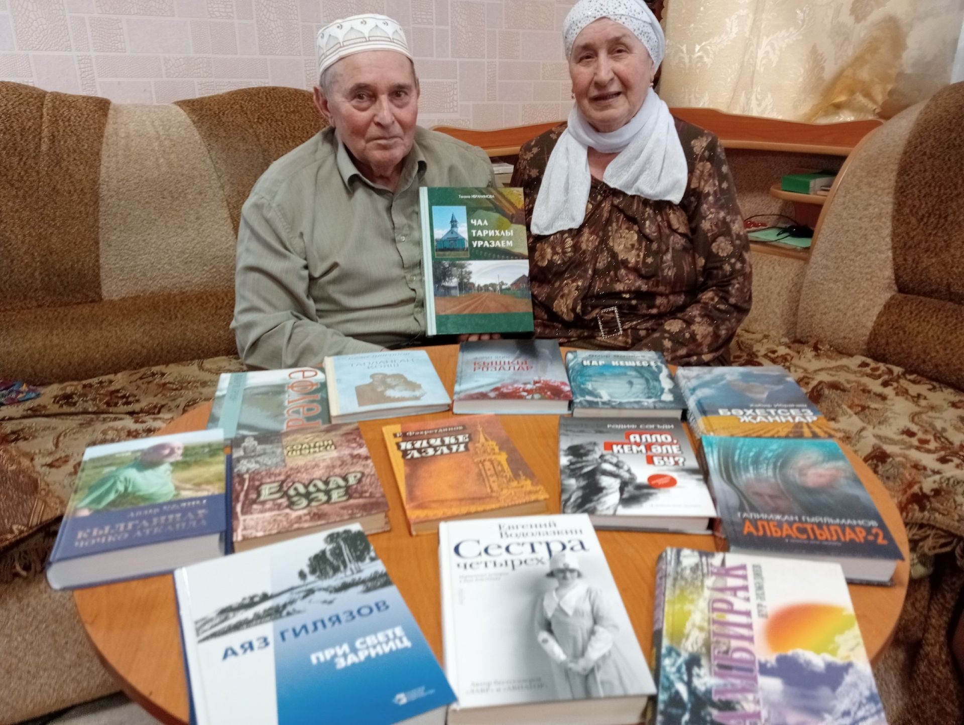 Бибел ага һәм Тәнзилә апа Ибрагимовлар бер-берсенә терәк һәм кирәк булып, бер-берсен саклап гомер итәләр