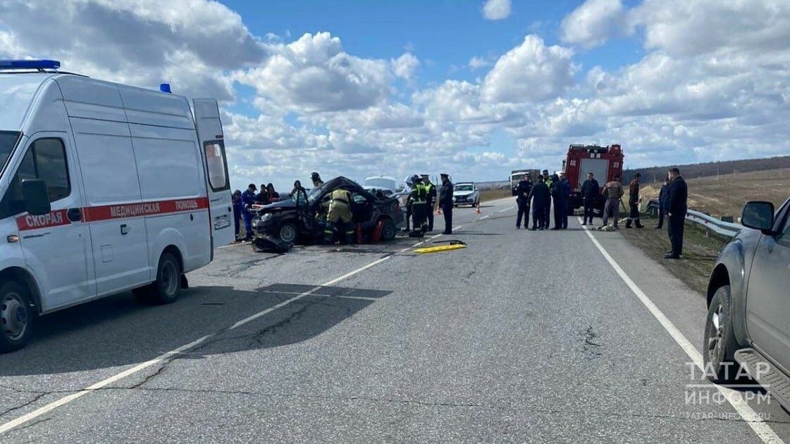 Жуткое смертельное ДТП в Нурлате: погибли три человека