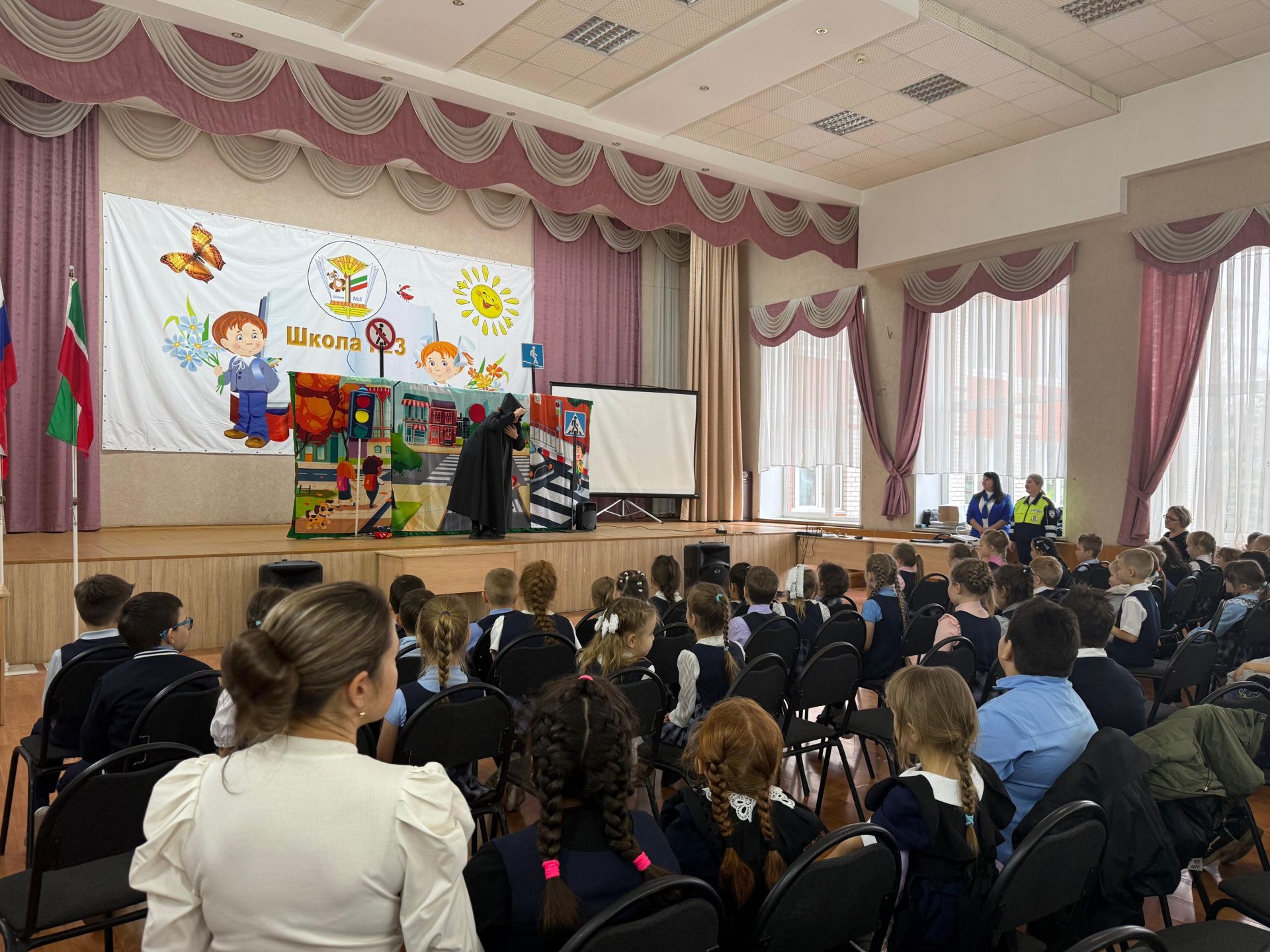 В агрызской школе №3 прошел урок ПДД в театральном формате