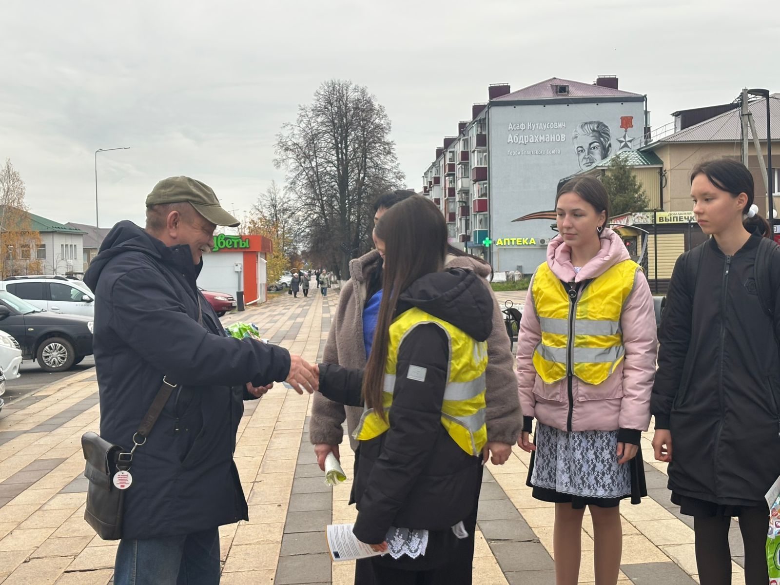 В Агрызе провели акцию «Каникулы.Дорога.Дети» для безопасности школьников