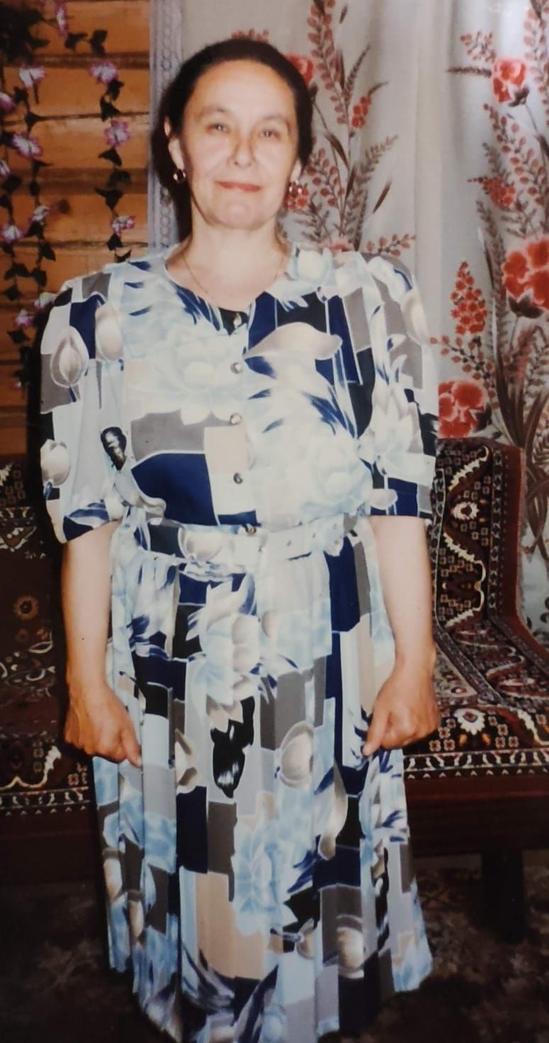 Гөлнур СИМАКОВА: Әниебез алдында мин бүген баш иям..