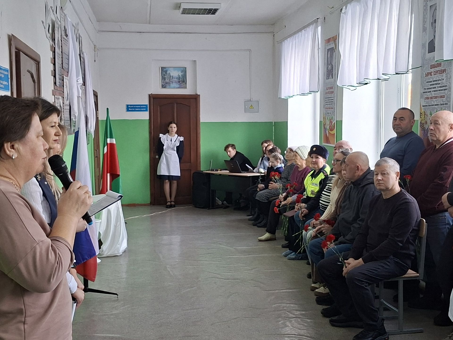 В гимназии №1 открыли мемориальные доски в честь выпускников, погибших в зоне СВО