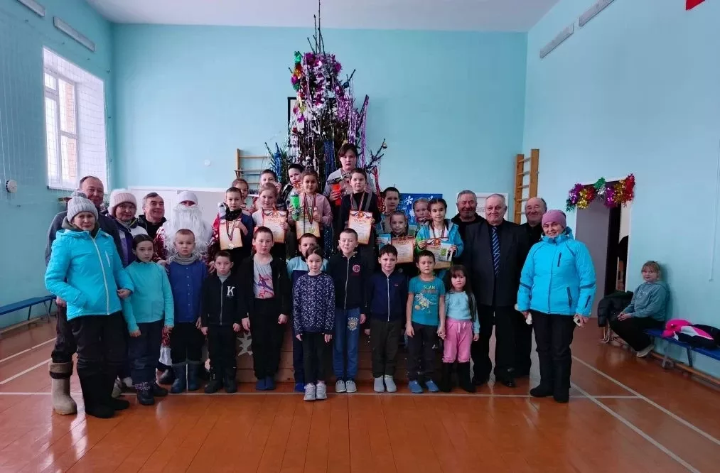 В Кулегаше проведены ежегодные соревнования на приз Деда Мороза среди учащихся 1-4 классов