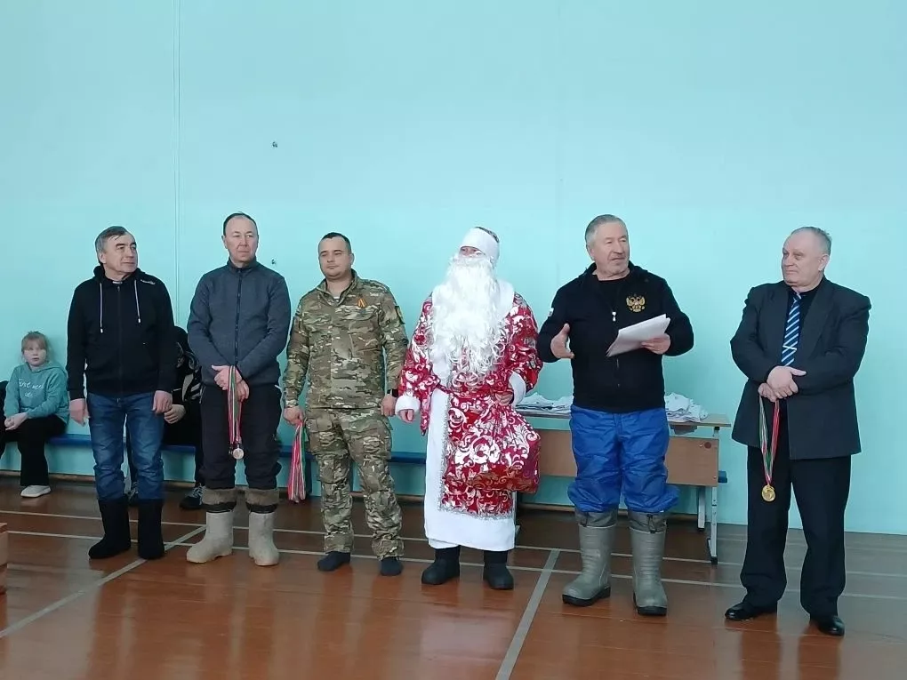 В Кулегаше проведены ежегодные соревнования на приз Деда Мороза среди учащихся 1-4 классов