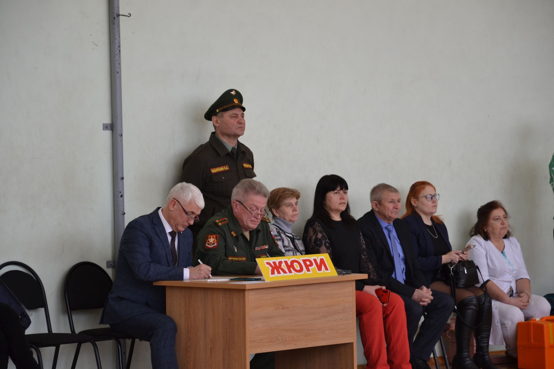 Смотр строя и песни в Агрызском филиале Нижнекамского колледжа: патриотизм, дисциплина и командный дух