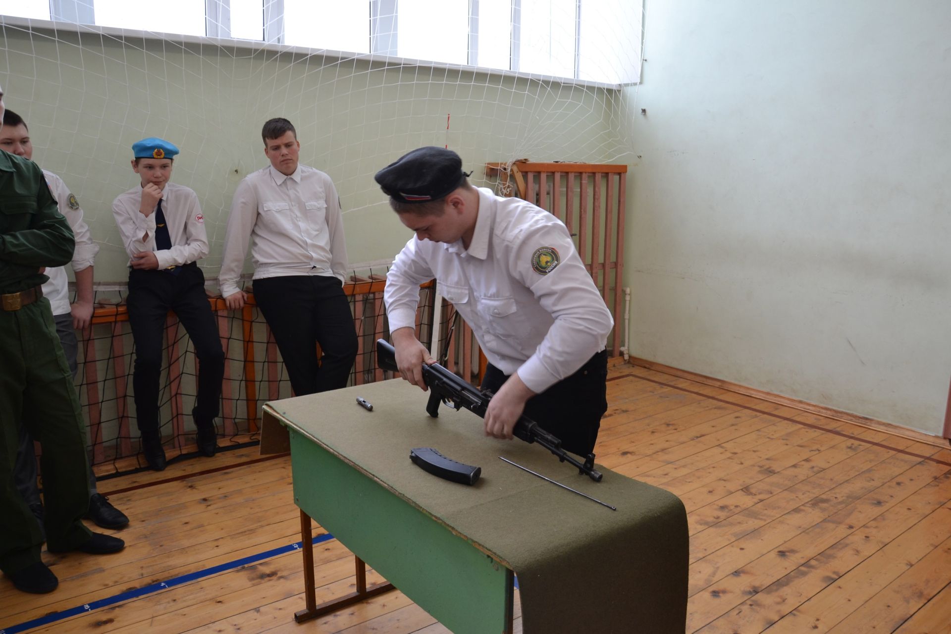 Смотр строя и песни в Агрызском филиале Нижнекамского колледжа: патриотизм, дисциплина и командный дух