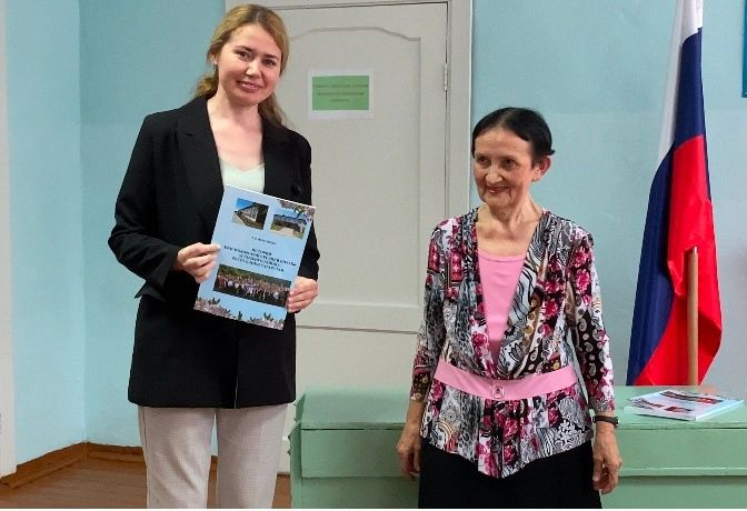 В Красноборской школе прошла презентация книги Раузы Ямалиевой об истории школы