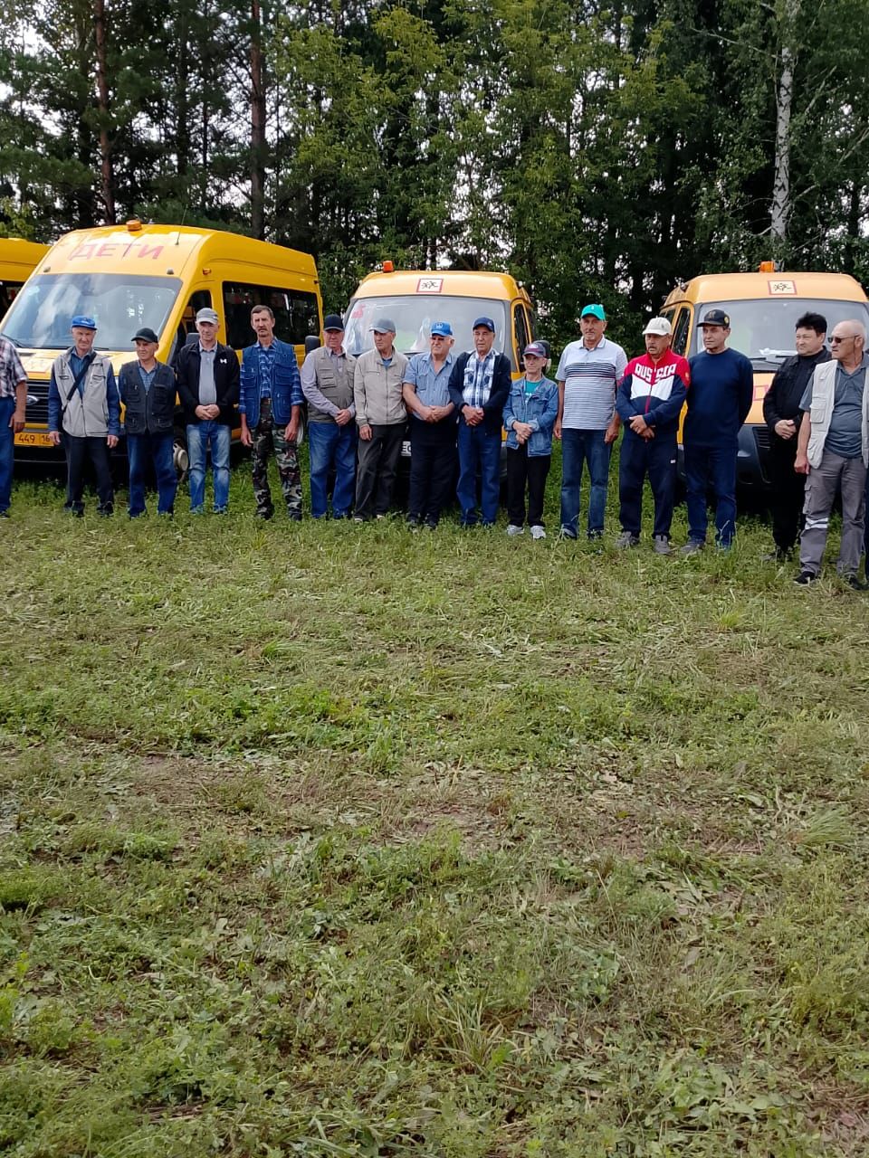 Проверка готовности школьных автобусов к новому учебному году прошла в Агрызском районе