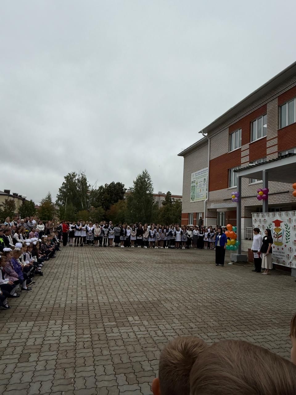 На торжественной линейке в школе №3 говорили о правилах дорожного движения