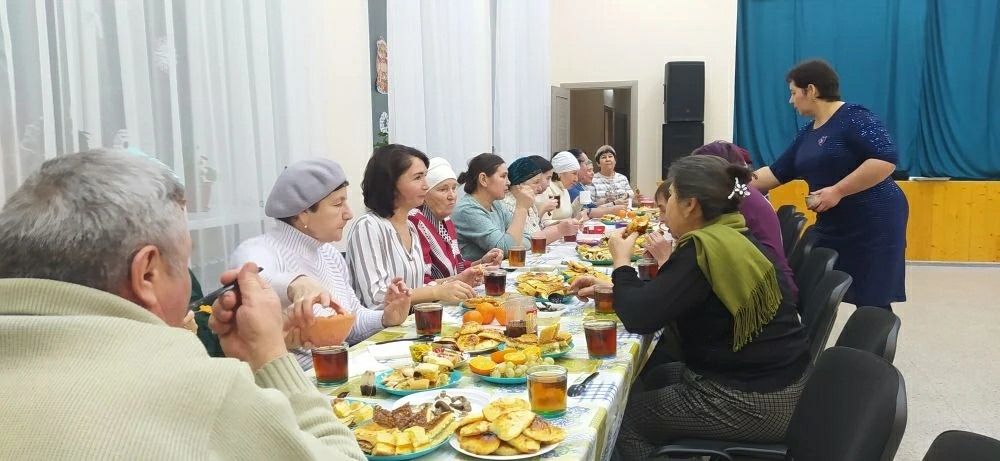 Иске Эсләк мәдәният йортында китапханә белән берлектә «Кич утыру » кичәсе үткәрелде