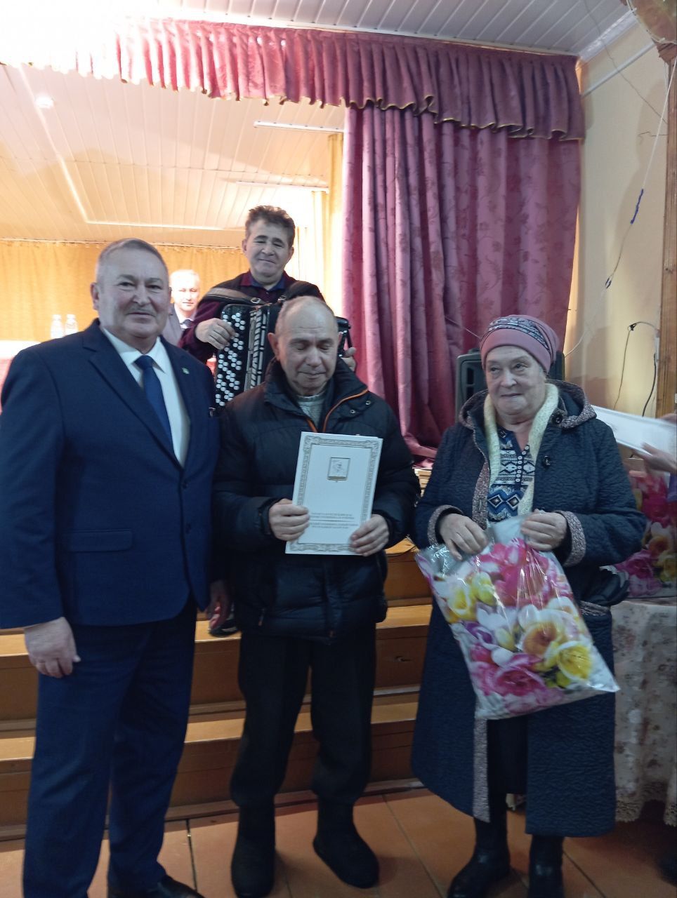 Девятерня авыл җирлегендә узган җыен бүләкләүләргә бай булды
