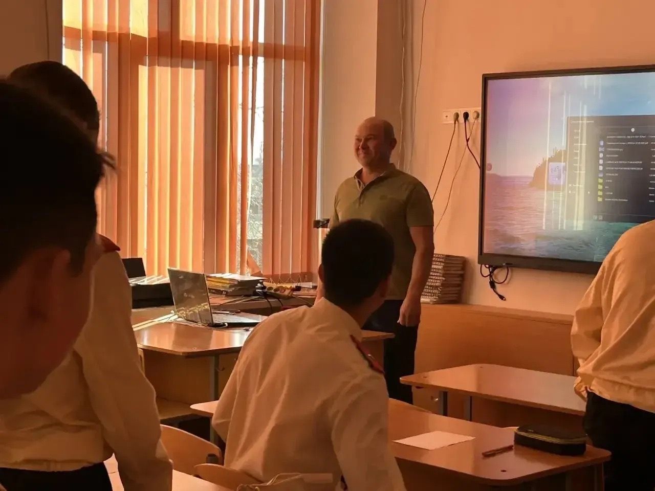 Преподаватель из Бимской школы победил в муниципальном этапе конкурса «Учитель года РТ» по ОБЗР