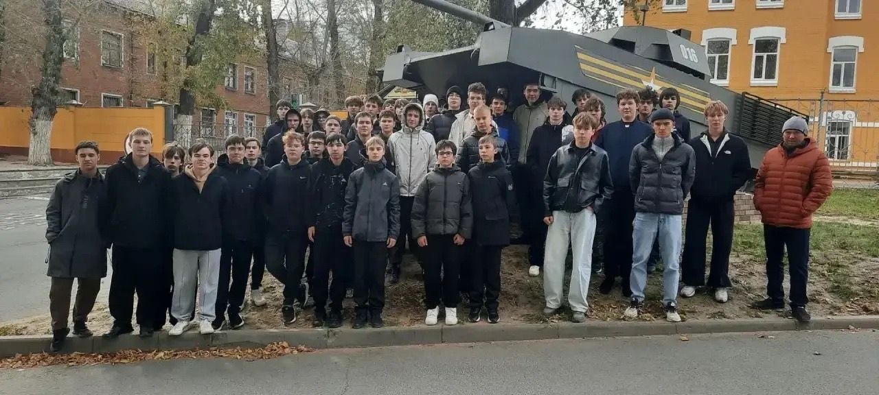 Школьники из Агрыза побывали в Казанском танковом училище