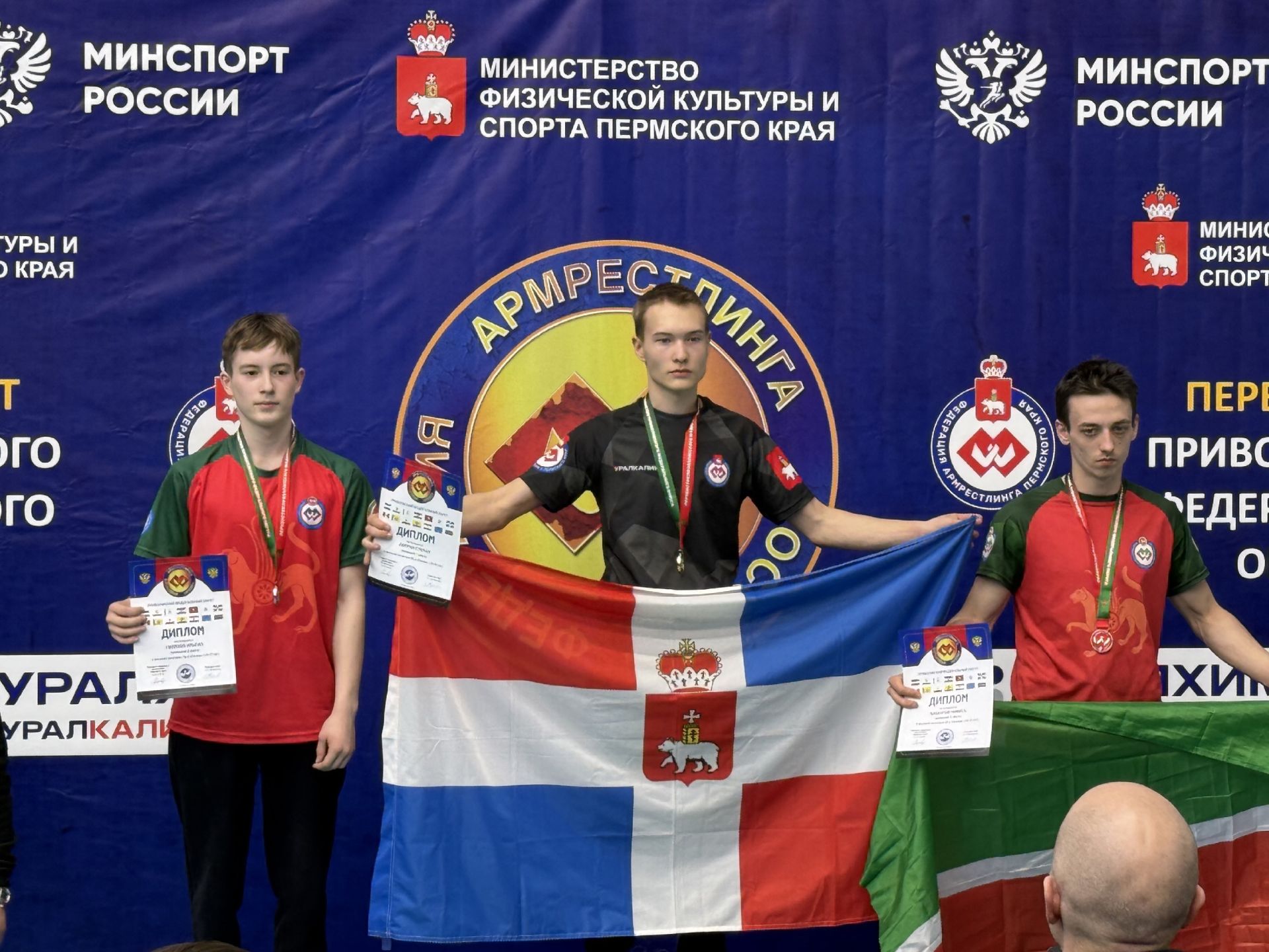 Агрызские армрестлеры завоевали путевки на чемпионат России