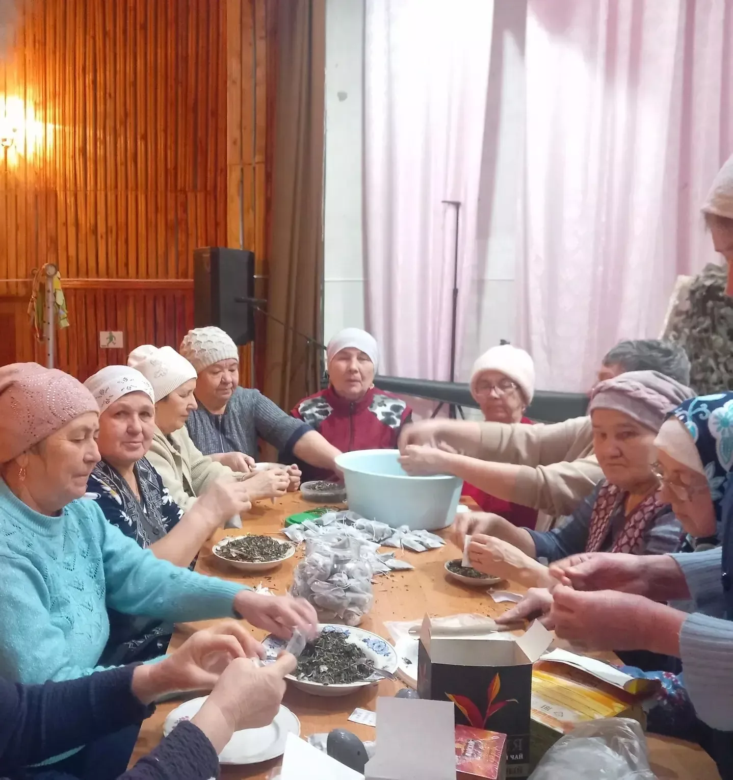 Кичкетаң волонтерлары махсус хәрби операция зонасындагы якташларга ярдәм итә